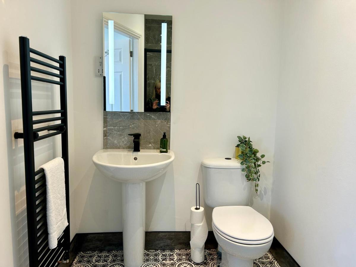 The Town House, Whole House Suitable For Contractors And Families Маркет Харбъро Екстериор снимка