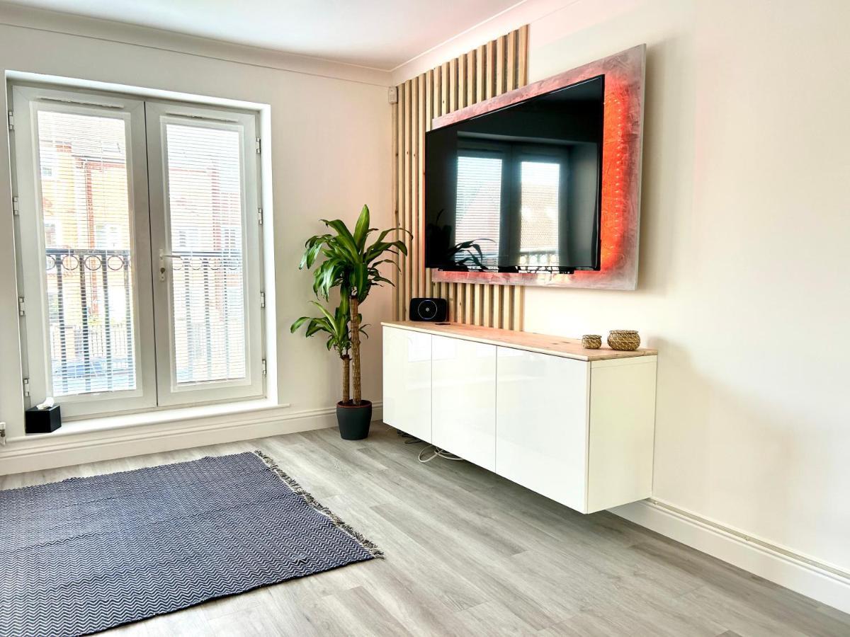 The Town House, Whole House Suitable For Contractors And Families Маркет Харбъро Екстериор снимка