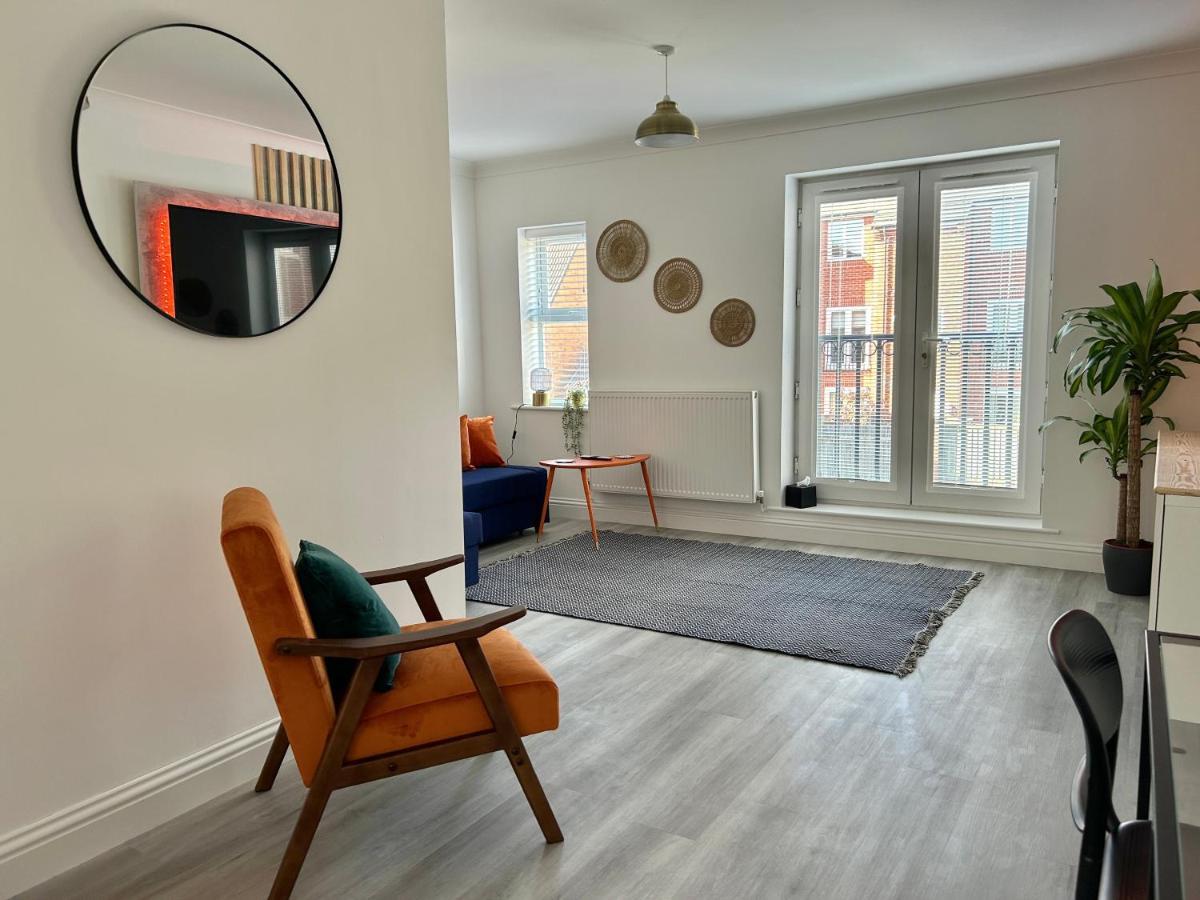 The Town House, Whole House Suitable For Contractors And Families Маркет Харбъро Екстериор снимка