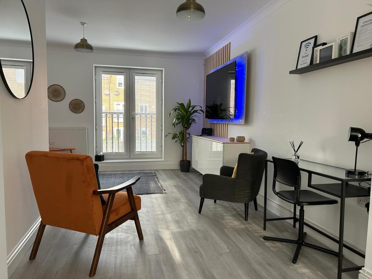 The Town House, Whole House Suitable For Contractors And Families Маркет Харбъро Екстериор снимка
